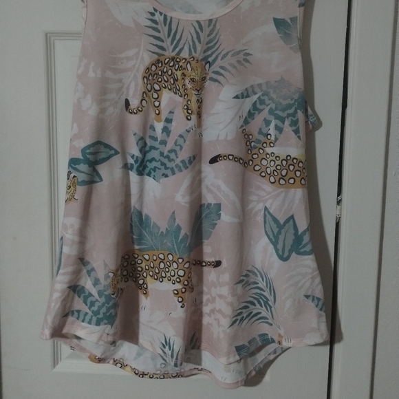 LuLaRoe cute leopard tropical palm tank top size 2x plus NEW - Picture 2 of 2